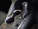電動パーキングブレーキ・ブレーキホールドを装備してます。ホールド機能は信号待ちが多い一般道で疲労軽減になり、大好評です!