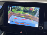 【バックカメラ】駐車時に後方がリアルタイム映像で確認できます。大型商業施設や立体駐車場での駐車時や、夜間のバック時に大活躍!運転スキルに関わらず、今や必須となった装備のひとつです!