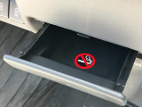 手の届きやすいところにカードホルダーを配置☆