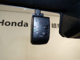 今や必需品となったドライブレコーダーも装着されています。運転中の記録を録画してくれます、万が一の時にドライブレコーダーがあれば安心です!