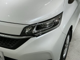 LEDヘッドライトは、点灯の瞬間から最大光量を発揮し、突然暗くなるトンネルなどでの安定感を高めます。