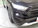 3灯式LEDヘッドランプ+LEDクリアランスランプ+LEDデイタイムランニングランプ+LEDフロントフォグランプ 少ない電力で明るく照らします☆彡