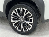 タイヤサイズは215/50R18!純正アルミホイール!残り溝は5ミリ程度です!