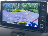 【バックカメラ】駐車時に後方がリアルタイム映像で確認できます。大型商業施設や立体駐車場での駐車時や、夜間のバック時に大活躍!運転スキルに関わらず、今や必須となった装備のひとつです!