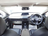 上質で洗練されたインテリアが魅力のCX-30。運転するたびに心地よさを感じられる快適な空間です。