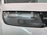 LEDヘッドライトは、点灯の瞬間から最大光量を発揮し、突然暗くなるトンネルなどでの安定感を高めます。