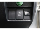 【横滑り防止装置】ドライバーの安全運転をアシストしてくれる装備が充実しています☆ドライバーの不安を安心へと変えてくれますね。