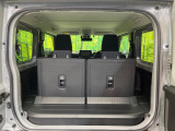普段のお買い物や通勤、送迎等に十分な荷室スペースを確保しております。セカンドシートを倒すと、大きな荷物の積載も可能です♪