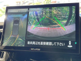 【マルチアラウンドモニター】専用のカメラにより、上から見下ろしたような視点で360度クルマの周囲を確認することができます☆死角部分も確認しやすく、狭い場所での切り返しや駐車もスムーズに行えます。