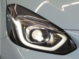 【LEDヘッドライト+デイタイムランニングランプ】主流のLEDヘッドライトに、日中でも他者からの視認性を良くするデイタイムランニングランプ装備!スタイリッシュでかっこよく仕上がっています。
