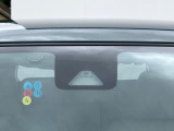 【プリクラッシュセーフティ】前方の車両等を検知し、衝突しそうな時は警報で注意を促し、ブレーキを踏む力をサポート。ブレーキを踏めなかった場合は衝突被害軽減ブレーキが作動、衝突回避をサポートします。