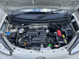 エンジンルームの画像です。店舗にて現車の確認もいただけますので、お電話で在庫のご確認の上是非ご来店くださいませ!!!ワクワクするクルマ選びをご提案します!