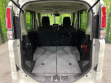 普段のお買い物や通勤、送迎等に十分な荷室スペースを確保しております。セカンドシートを倒すと、大きな荷物の積載も可能です♪