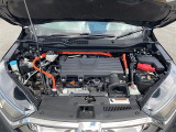 エンジンルームの画像です。店舗にて現車の確認もいただけますので、お電話で在庫のご確認の上是非ご来店くださいませ!!!ワクワクするクルマ選びをご提案します!
