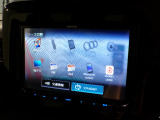 CD、DVD、Bluetooth、AM、FM、AUX、スマートフォン接続ができます。