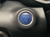 キーを差さずにエンジン始動可能なプッシュスタート方式。スムーズな動作が魅力です。