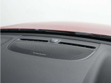 【harman/kardon】世界のオーディオファン垂涎のプレミアムサウンドシステムを搭載。原音に近い音場空間を忠実に再現。乗る人すべてに最良の音響体験を提供します。