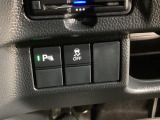 パーキングセンサーや横滑りを防ぐVSA等のスイッチ類は運転席の右側、手の届きやすい位置にあります。