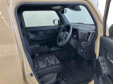 たとえばダイハツのお店にある、たくさんのスマアシ搭載車は、正常に作動する事をしっかり確認します。