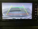 【バックカメラ】運転が苦手な方も車庫入れラクラクです!ギアをリバースに入れれば自動的に切り換わりますので、面倒な操作は不要です♪狭い駐車場もお車を傷つけず安心ですね!