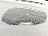 ●harman/kardonサウンドシステム:オーディオ専門メーカーが手掛けるプレミアムスピーカーを装備。多数のスピーカーから、音の粒立ちまで分かる高品質な音楽をお楽しみいただけます。