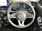 【ステアリングスイッチ】運転中、前方から目線をそらすことなく、オーディオ等の操作が可能な便利機能!安心&快適なドライブを演出してくれます♪