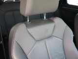 Audi正規ディーラーが高品質をお約束。高度な訓練・教育を受けたAudi専任メカニックが、100項目にもおよぶ精密な点検を実施。すべてクリアしたAudi車だけ、あなたのお手元に届けられるのです