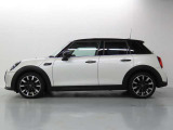 MINIオーナーのために設計されたオリジナルのMINI自動車保険がございます。車のことは全ておまかせください。