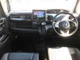 【インパネ全体】手が届きやすく、どなたでも運転しやすいです。シンプルで使いやすい設計になっています!