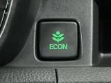 ★ECONスイッチ★ エコドライブを加速しよう!スイッチをONにすると、運転の仕方によるロスを抑え込み燃費をよくするようクルマが頑張ります(*^ー^*)燃費向上にチャレンジ♪