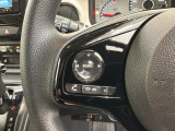 ステアリングにオーディオ操作スイッチが付いています。オーディオ画面に直接タッチしなくても操作が出来ますので、運転に集中できます。