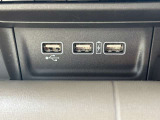 充電用USBジャックもついていて便利です!