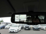〔アラウンドビュー〕自車を上から見下ろす様な映像が映し出される全周囲型アラウンドビューモニターには移動物検知も付いており車庫入れも安心楽々ですね!