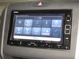 ナビゲーションは純正メモリーナビ(VXM-214VFi)を装着しております。AM、FM、CD、DVD再生、Bluetooth、音楽録音再生、フルセグTVがご使用いただけます。