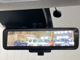 【スマートルームミラー】ルームミラー上に車体後方カメラの映像を映し出すことで車内定員、荷物状況に影響をうけません★