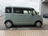 敷地には屋内展示場、屋外展示場、整備工場がございます。スズキの車のことなら当店で全てご対応可能です!