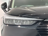 LEDヘッドライトは、点灯の瞬間から最大光量を発揮し、突然暗くなるトンネルなどでの安定感を高めます。