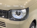 LEDヘッドライトは、点灯の瞬間から最大光量を発揮し、突然暗くなるトンネルなどでの安定感を高めます。