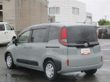 明るく広々、落ち着いた店内では、中古車のご検討・ご購入のほか、携帯電話(au)の購入等、様々なご相談に幅広く応えていきます♪