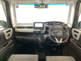 【前方視界】開放的な前方視界!運転がしやすく疲れにくいです♪窓が大きく、見通しがとっても良いおクルマですよ♪