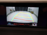 ステアリングと連動したガイド機能付きリヤモニターを装備しております。
