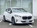 BMW Card (Visa)とBMW Diners Cardの2種類をご用意しております。充実のポイントプログラムや多様なサービスの他にカード契約期間中はBMWエマージェンシー・サービスが24時間365日ご利用いただけます。