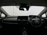 見通しのよいすっきりとした視界で、誰でも運転しやすいです。運転のしやすさは疲れにくさにも繋がりますよ♪