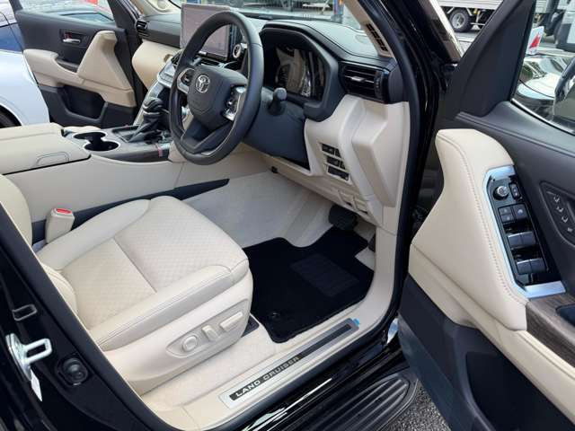トヨタ ランドクルーザー300 3.5 ZX 4WD 改後モデル モデリスタエアロ