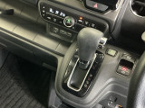 発進時から滑らかに加速する無段階変速のCVTはストップ&ゴーの多い街の中も快適です