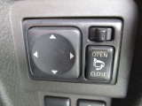 電動格納ドアミラーを装備しております。駐停車時や狭い路地でのすれ違い時などで便利です☆また、手元のスイッチで左右ガラス面の角度変更ができるため、お好みの角度に調整が可能です♪