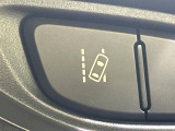【レーントレーシングアシスト】高速道路走行時、車線からはみ出しそうになるとレーンの中央を走るようにステアリング操作をアシスト。より安全な運転をサポートしてくれます!