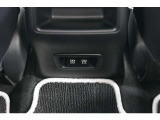 充電用USB装備しています。