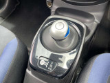 この丸いレバーがノートe-POWERのシフトノブなんですよ!