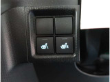 【シートヒーター】寒い日の運転など冷えやすい脚部を快適に温めてくれる。嬉しい機能♪